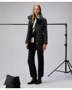 Piumino lungo e slim a collo alto